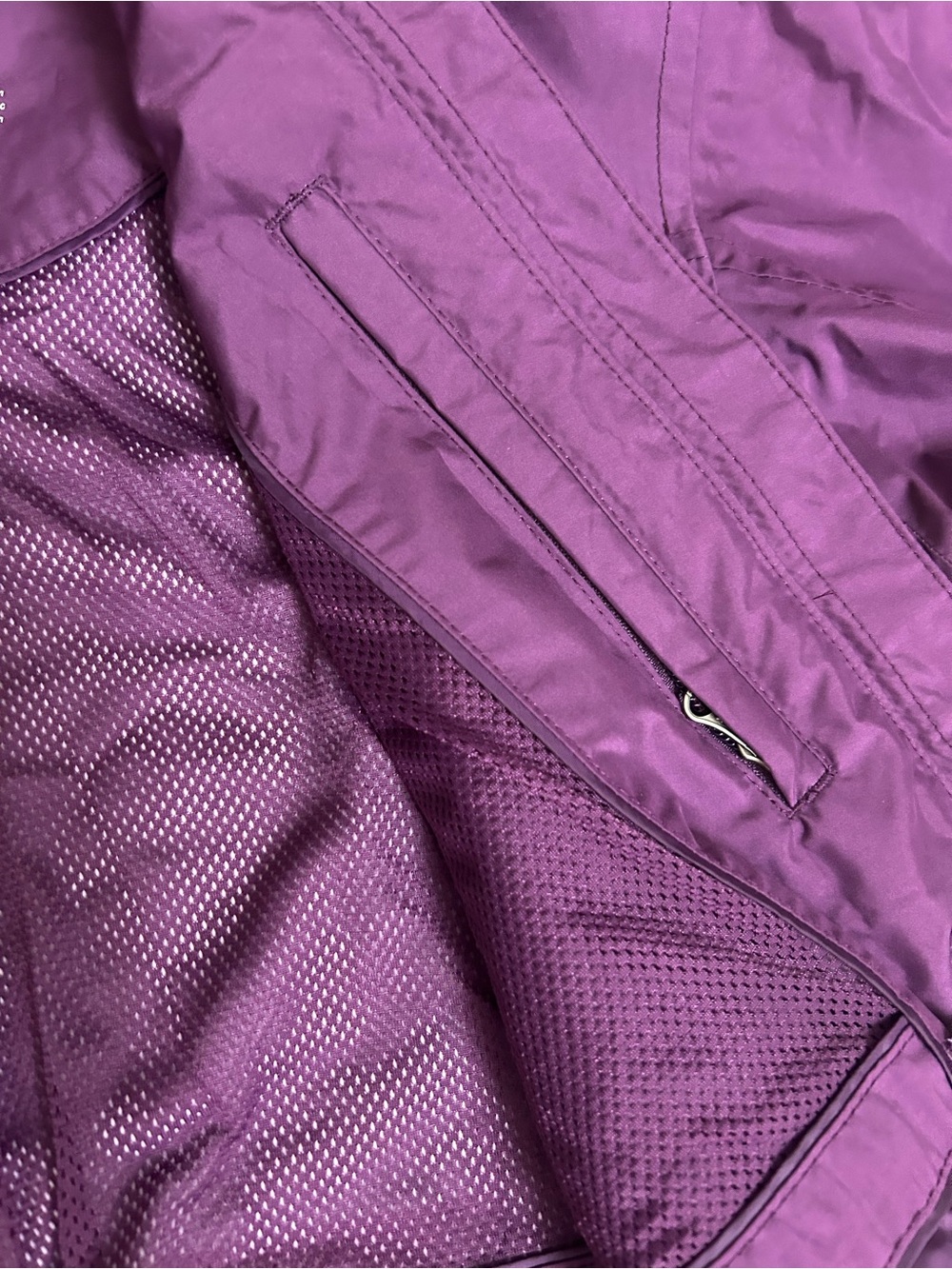 LL Bean Purple Women's Lightweight Rain Jacket size large - Picture 6 of 13